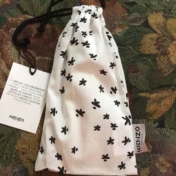 New Flower by KENZO Body Milk - Picture 4 of 4